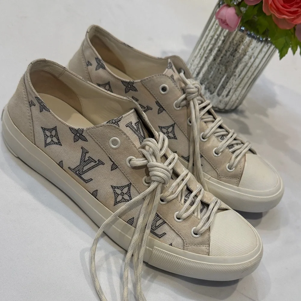 Authentic Louis Vuitton Monogram Beige Sneakers - Picture 3 of 15